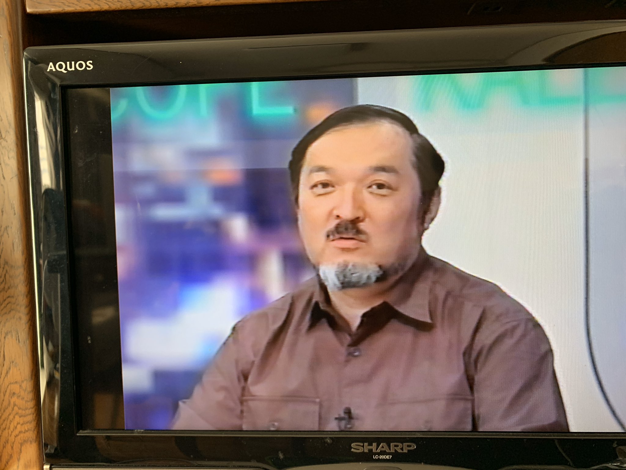 Kiryu 今日もビデオテープ捨てる Tbs夜中のcbsの番組の後にやってた 世界カレイドスコープ 大好きだったんだよなぁ 鈴木順アナウンサー 小学校の頃 毎朝ラジオでお声だけ聞いてたので このお姿を見た時は衝撃だった 勝手にめちゃめちゃ細い姿を