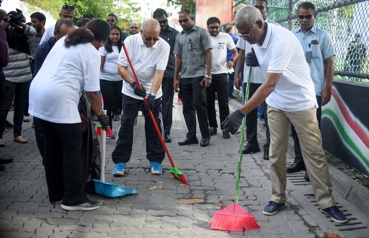 Al_Maldives's tweet photo. Male’ ga huri mahsala thah hahlhu kureveynee fisaari kanbalakah Vote @SifaMohammed for the mayor of @MaleCitymv #laamarukazeeraajje #MaleAhShifa #ShifaForMayor #Shifa2020 #MdpPrimary2020 #MDP2020 #MDP #MayorofMale https://t.co/gaAya8DEZD