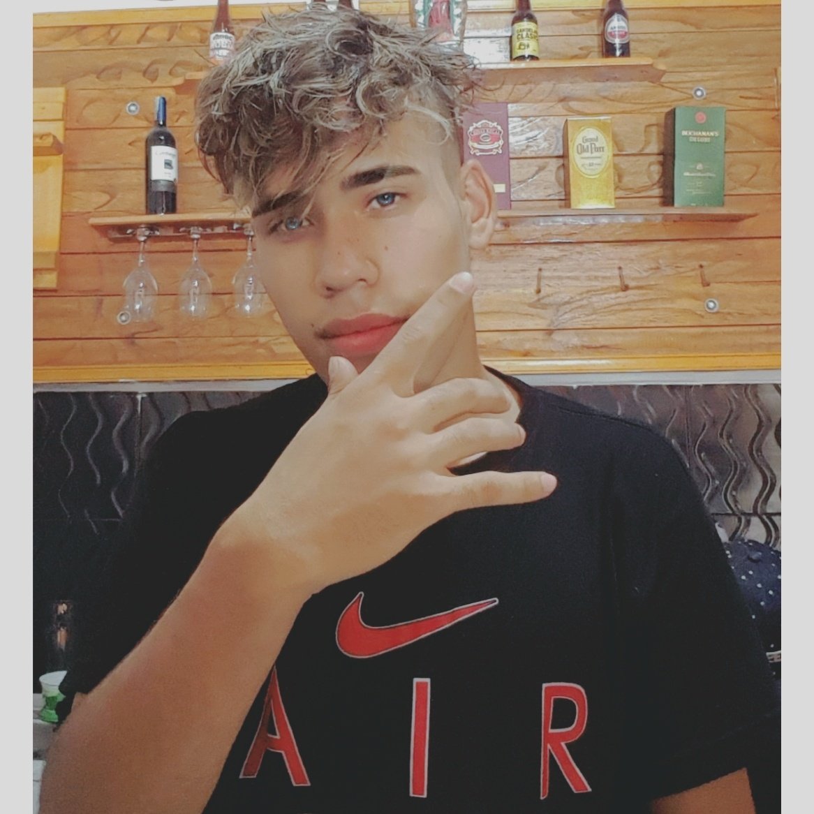 MRangelDL's tweet photo. Vive tu vida y deja vivir la mia😎😁 https://t.co/tEm3Y3vZNU