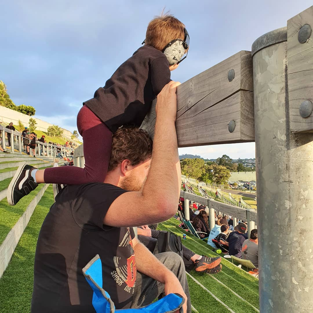 Car-racing noise? No problem with Banz earmuffs! Doesn't he look great in the Graffiti pattern! "Someone's got the best seat in the house ready for the race cars!" says his mum! See the Banz earmuffs ranges for babies and kids: soo.nr/HG4k
.