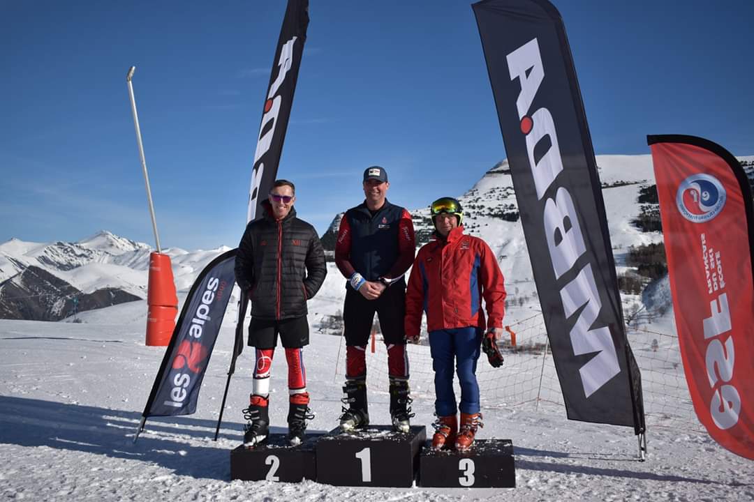 12regtra's tweet photo. #ThursdayMotivation The Master Gunner St James' Park and @byMBDA present podium medals to WO2 (BSM) Davidge and Gnr Dunthorne for their results in the senior and junior categories of the #RoyalArtillery championship races #ArmyConfidence #Limitless @ArmySportASCB @7AirDefence https://t.co/Q6TMqvM5zv