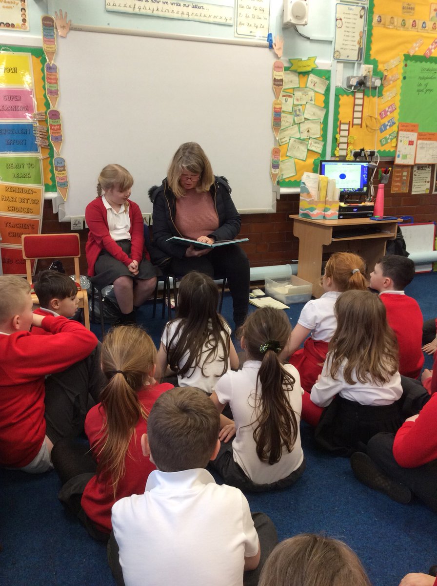 KnypersleyFirst's tweet image. Class 7 enjoyed listening to Lyra’s Grandma read a fantastic story. We even got to listen to some French phrases. Big thank you to Lyra’s Grandma. #ratatouille #secretreader