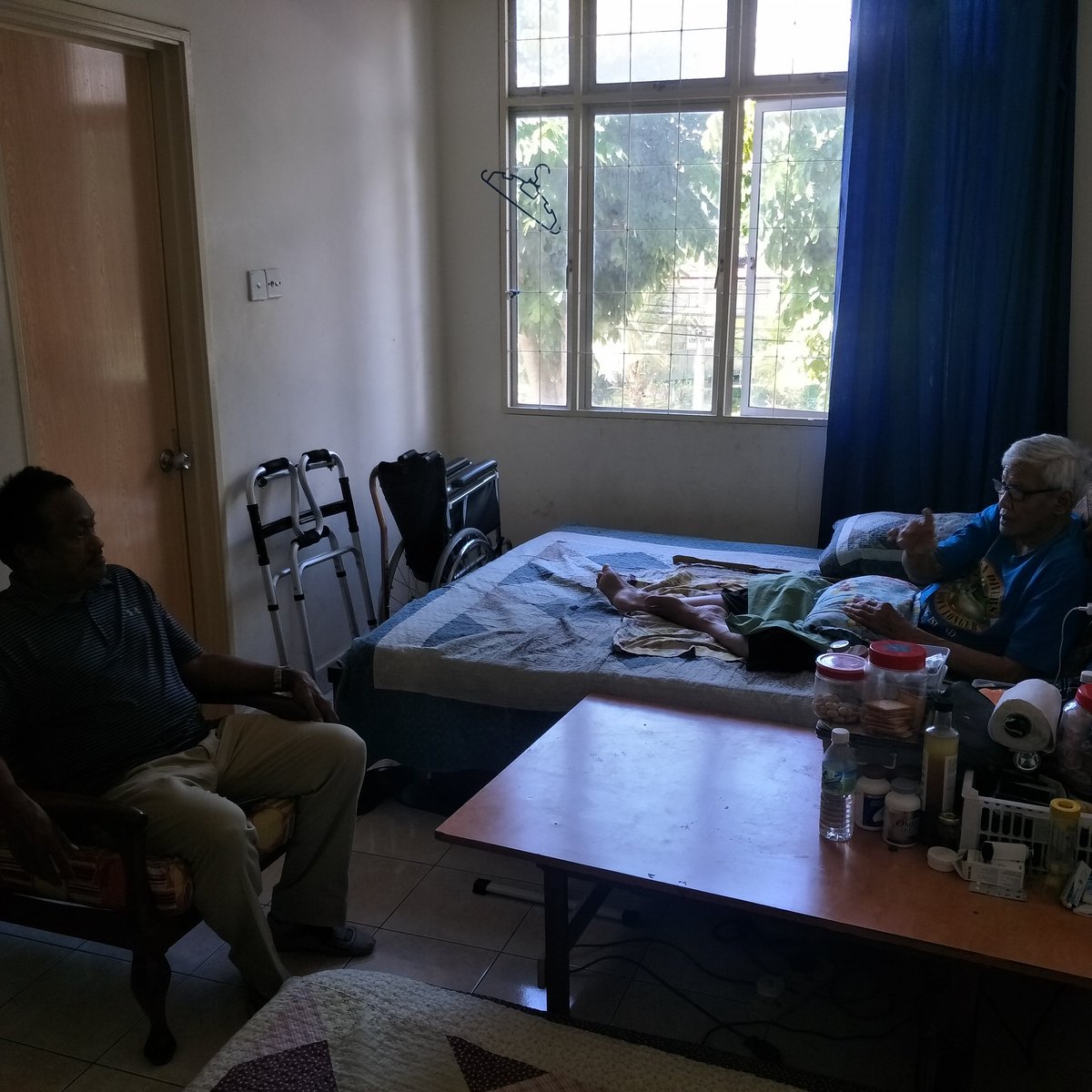 kdsrigombak's tweet photo. Lawatan Kebajikan keatas 802082 BK RGR Elias bin Mat di kediaman beliau Perumahan Awam Jalan Uthant bersama Mantan Panglima YBhg Laksamana Madya Dato Abdul Ghani bin Othman. Semoga cepat sembuh dan diberikan kesihatan yang baik.

@kdsrigombak 
@tldm_rasmi 
@pr_mktl 
@MYJHEVATM https://t.co/gVCK0osCJk