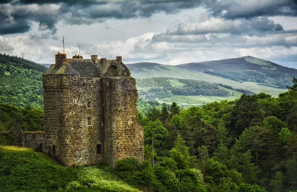 Estates_Venues's tweet photo. New Year, New Client, delighted to be working with the breath taking Neidpath Castle in Peebles. Looking forward to an exciting year ahead with Lulu and the team. https://t.co/h91ogRbJLN