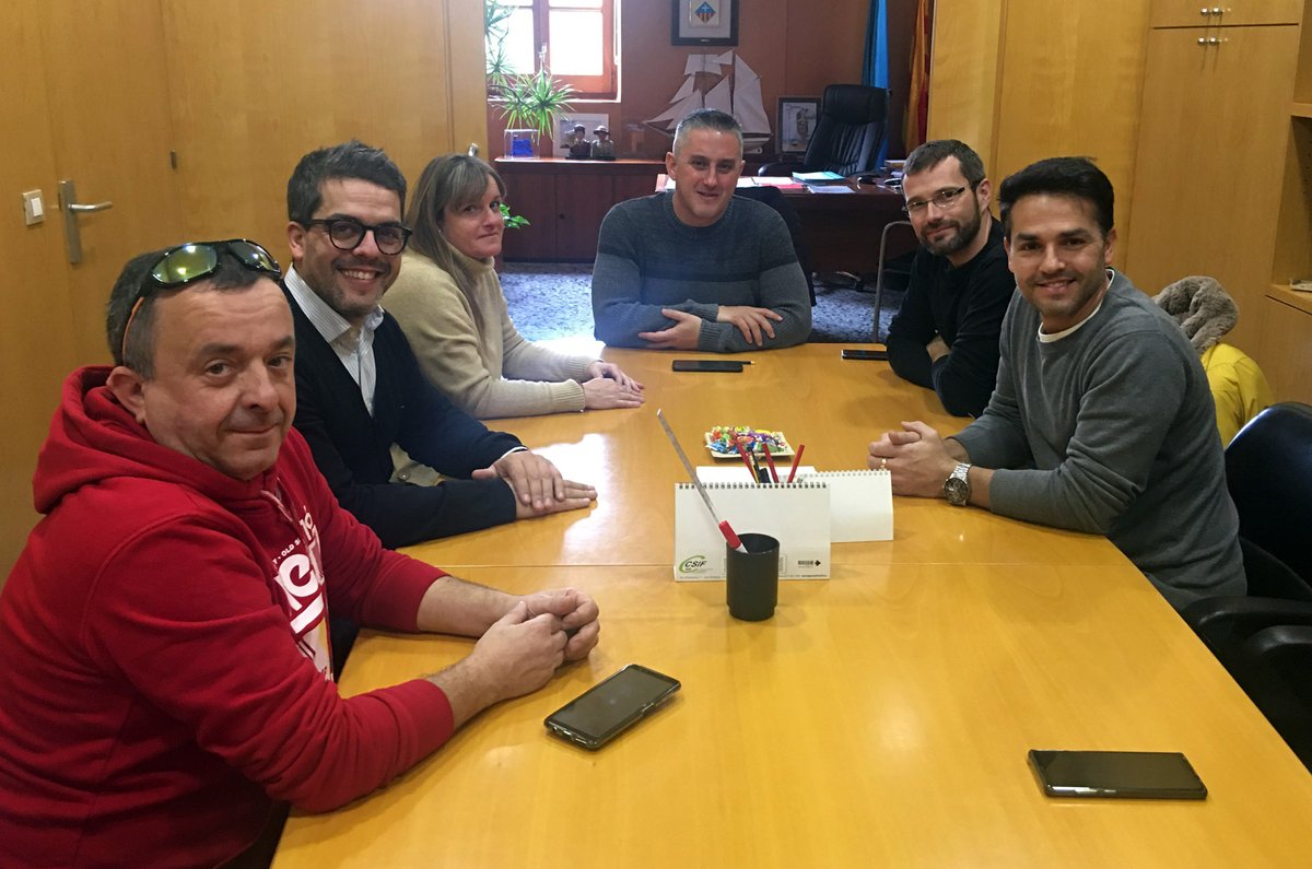 Calafell vol reinventar el seu oci nocturn un nou model "més modern". L'alcalde demana al sector 'fórmules imaginatives per reinventar el sector i renovar el públic i adequar-lo al que volem tenir'
eixdiari.cat/economia/doc/8…