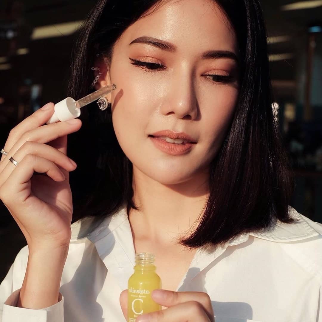 SkinsistaTH's tweet photo. หลังจากที่ได้ลองใช้วิตซีไฮยาของ Skinsista แล้วชอบอ่ะ รู้สึกผิวเรียบเนียนขึ้น ☺️✨
#Repost @nammwann
• • • • • •
@skinsista #skinsista #วิตซีไฮยาบูสเตอร์ #บูสผิวสวยด้วยวิตามินซีเข้มข้น เข้มข้น #ผิวใสเรียบเนียน9วัน #skinsistavitc #vitcbooster #vitchyabooster https://t.co/ybRQWcNvzk