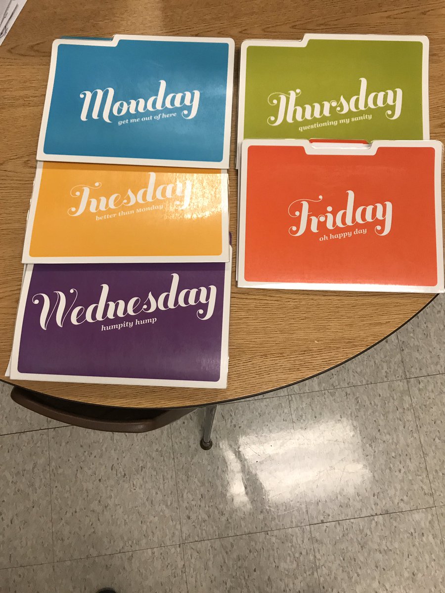 JohnsonMonecia's tweet photo. My favorite way to stay organized for the week is by filling these folders up with daily work! #BESTwitterchallenge https://t.co/DDCJx0f6Pn