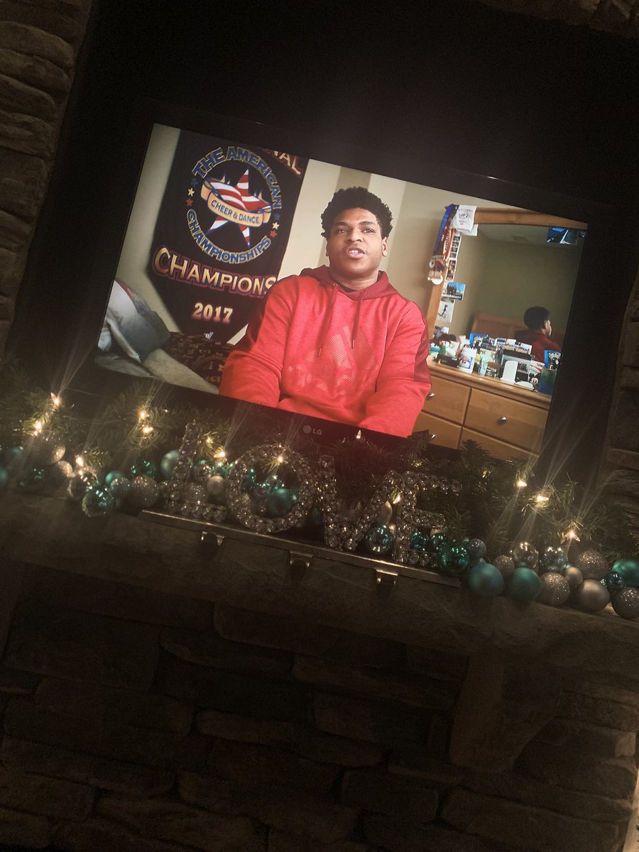 CourtSmithPope's tweet image. My goodness.... what an amazing athlete.  
What an incredible legacy your love leaves.  
No telling how many people are touched by this story. 
Your mom just transcended into the hearts of kids everywhere...and this adult too.  ❤️