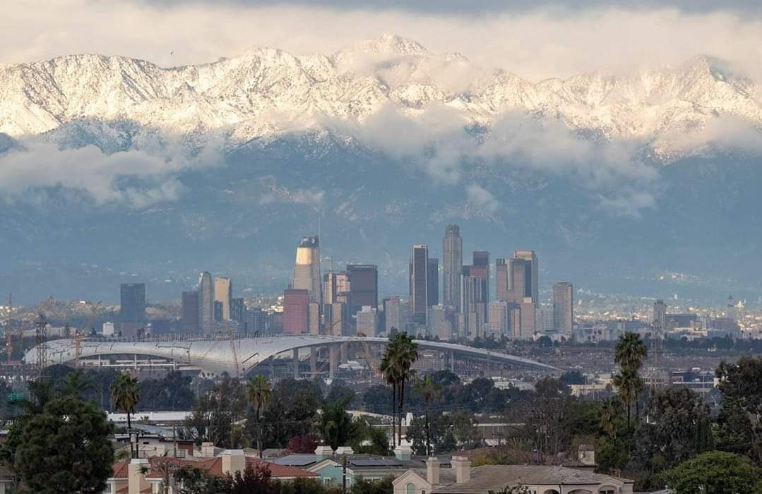 bolttribe's tweet photo. San Gabriel Mountains, Downtown, Sofi ,  #bolttribe https://t.co/OvHuC3T9lW