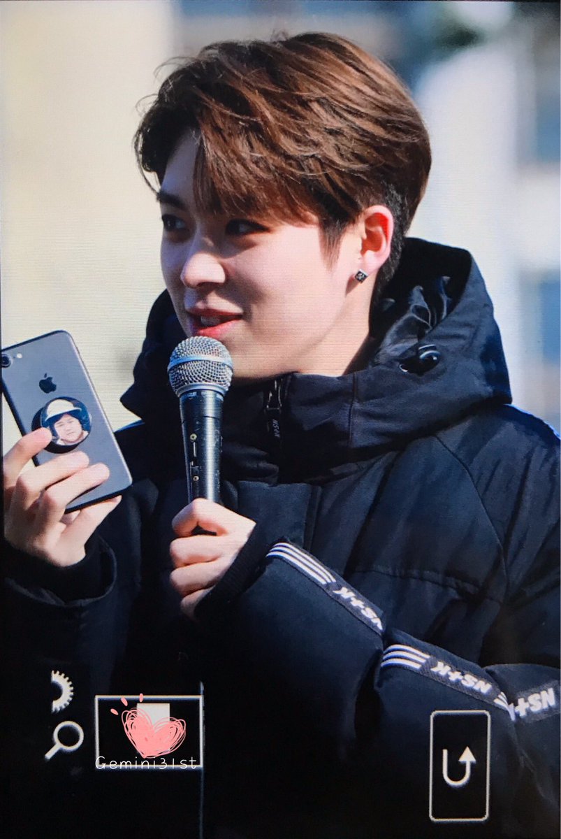 gemini31st_YN's tweet photo. 200109 미니 팬미팅
[프리뷰]

😉😉😉😉😉😉😉

#연호 #yeonho #여노 #FACEME  #LayBack
 #베리베리 #verivery https://t.co/1wIdeP8UPU