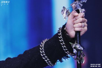 손에서 눈을 뗄수없는 짤 주인공 손이에요 아시조