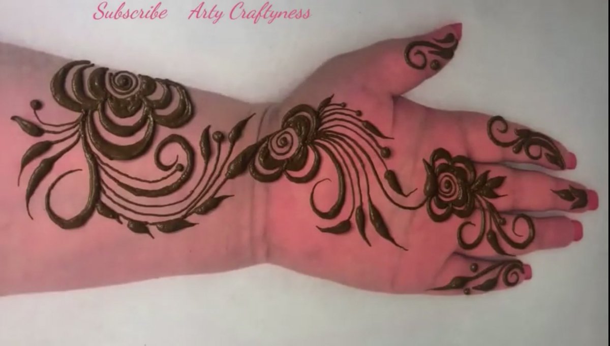 SummiyaZubair's tweet photo. Simple Flower henna on front hand for complete video click on link https://t.co/Pxbv3E4xWa  subscribe the channel &amp; share with contacts #henna #mehendi #wedding #Flowers #tattoo #art #hennahand #party #partygirls #bridal #bridalhenna #bridalmehendi https://t.co/tD6ShnrVdQ