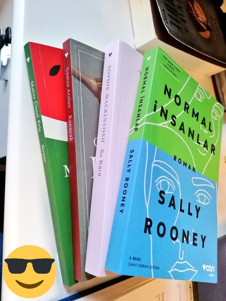 serapavcilar's tweet photo. Tam da kitabım bitmek üzereyken gelen yeni kitap can'dır! 😁
Teşekkürler @medyapod ve #AnlatsamRomanOlur diyen @nidadincturk 🤗😉 https://t.co/mH9BqF9Jg4