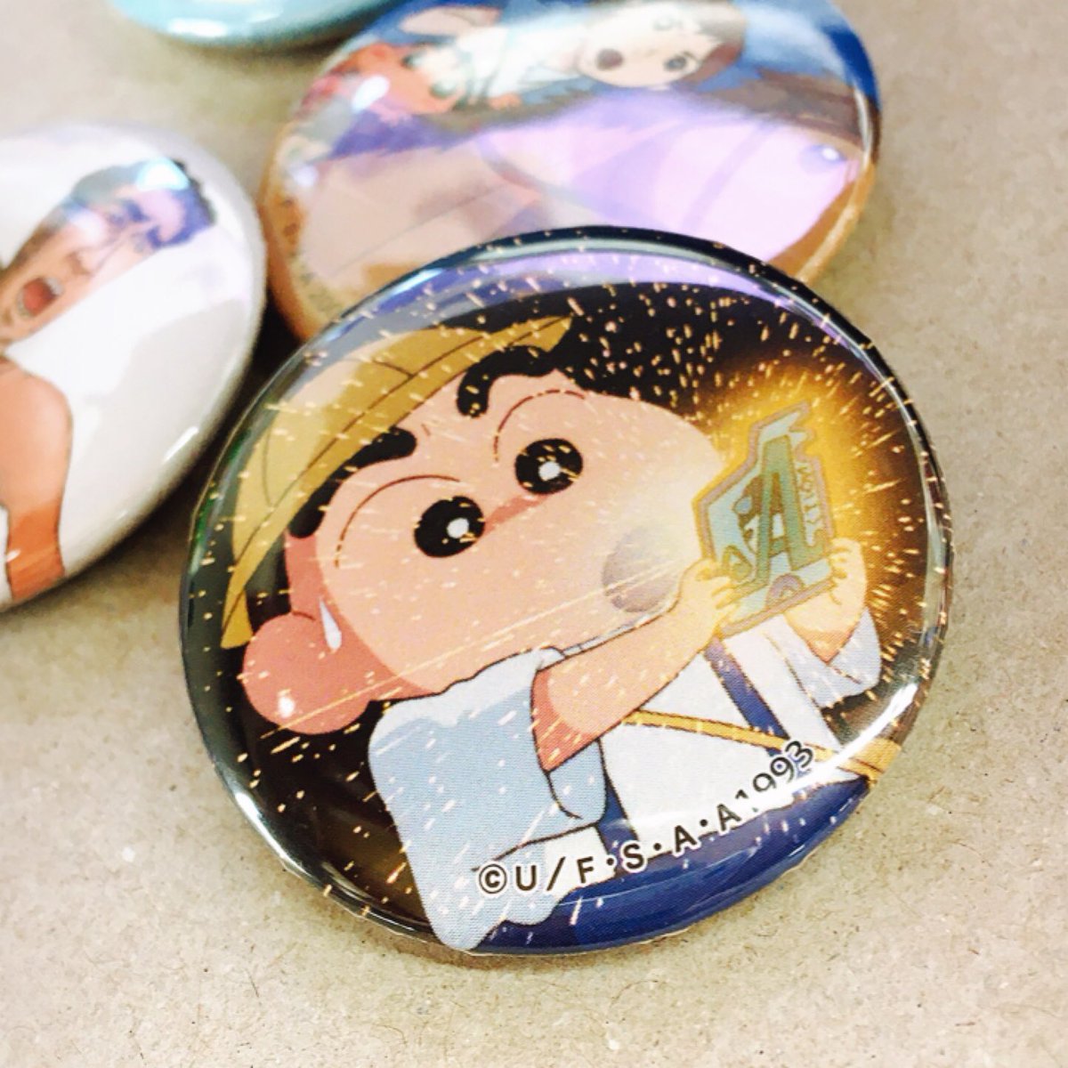 クレヨンしんちゃん アクションデパート 限定 非売品 レア 缶バッジ クレヨンしんちゃんオフィシャルショップアクションデパート仙台