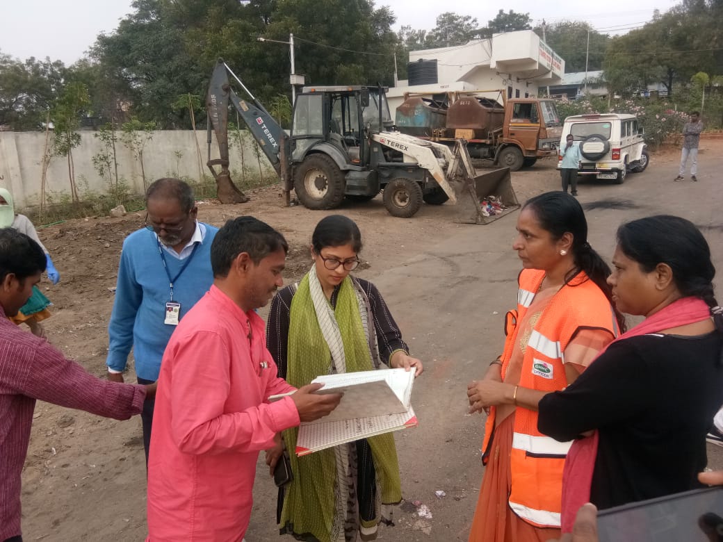 ##Swachh Kapra🙏
##Morning Inspection

Inspection of Sanitation along with Zonal Commissioner madam,AMOH and SS/SI at Mallapur transfer station and Saketh transfer station.<a href="/GHMCOnline/">GHMC</a> <a href="/KTRTRS/">KTR UPDATES</a> <a href="/ZC_LBNagar/">Zonal Commissioner, LB Nagar Zone, GHMC</a>