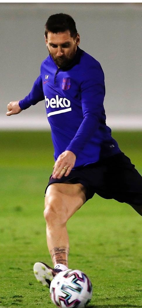 Rodolfo97613881's tweet photo. Que rico Machote es Leo Messi y que rico culito marca en la 4ta foto https://t.co/OCLft3jIy8