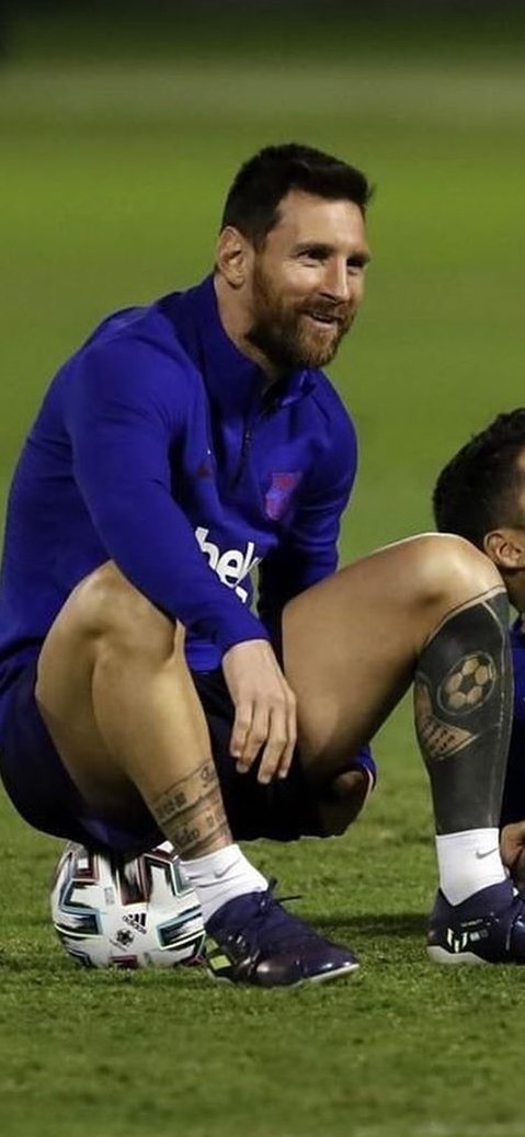 Rodolfo97613881's tweet photo. Que rico Machote es Leo Messi y que rico culito marca en la 4ta foto https://t.co/OCLft3jIy8