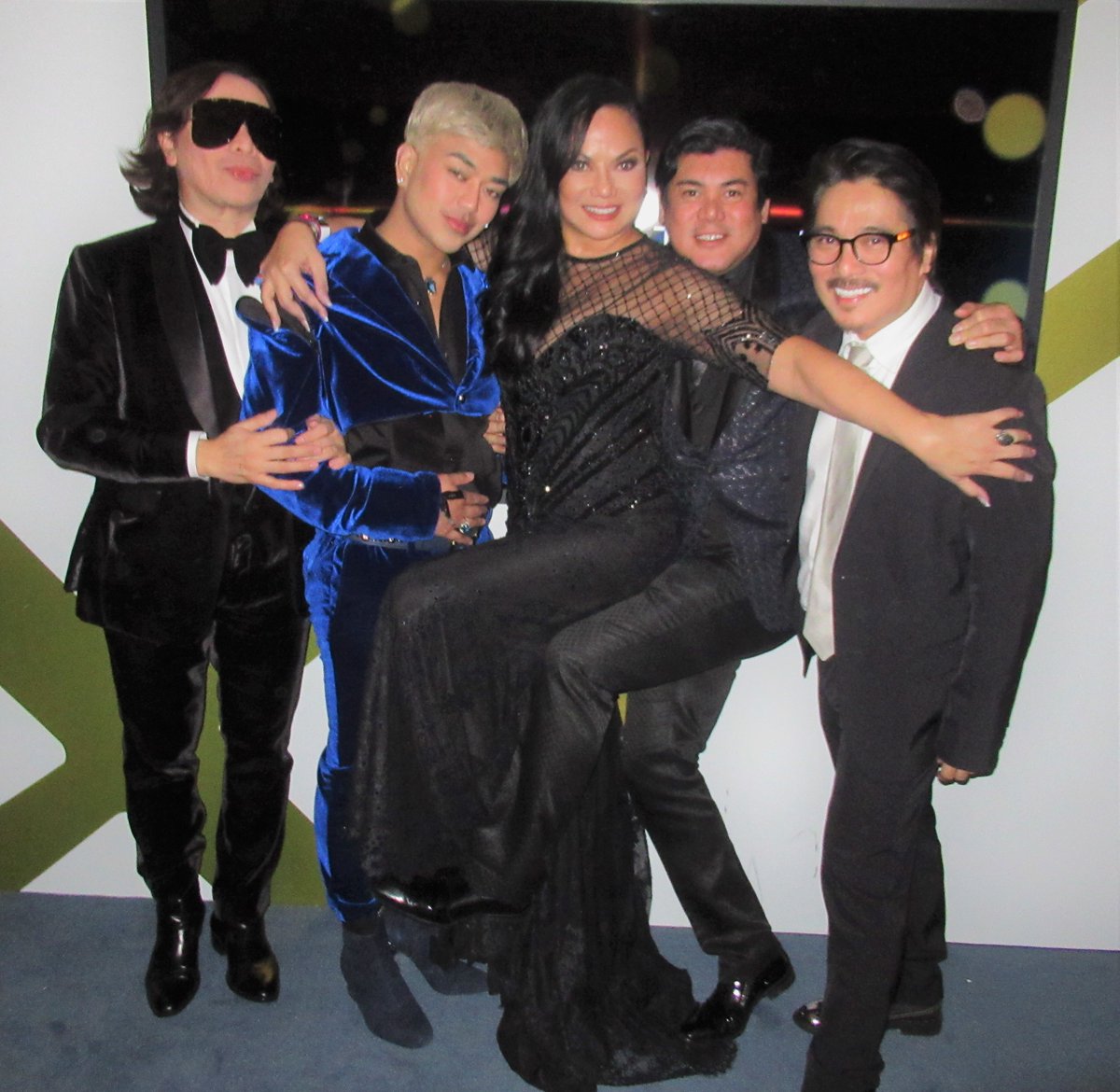 nepalesruben's tweet photo. When 4 top #Filipino #fashion #designers were together in the same place in a rare moment--#Dubai-based @michael5inco, @OliverTolentino, #AlandelRosario &amp; @kennethbarlis1--4 #Pinays seized the moment:#BessieBadilla, @jrnepales, @lisalew207 &amp; #ImeeMaghanoy.
https://t.co/8ZYcVLHECg https://t.co/Vr9XCspCMM