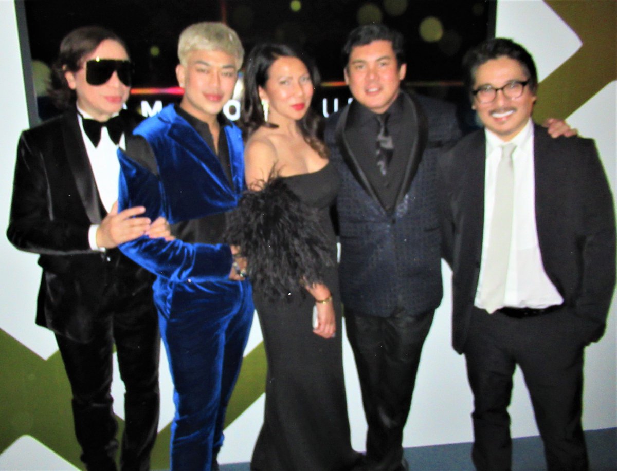When 4 top #Filipino #fashion #designers were together in the same place in a rare moment--#Dubai-based <a href="/michael5inco/">Michael Cinco</a>, <a href="/OliverTolentino/">Oliver Tolentino</a>, #AlandelRosario &amp; <a href="/kennethbarlis1/">Kenneth Barlis</a>--4 #Pinays seized the moment:#BessieBadilla, <a href="/jrnepales/">Janet R. Nepales</a>, <a href="/lisalew207/">lisa lew</a> &amp; #ImeeMaghanoy.
bit.ly/2sYcmRO