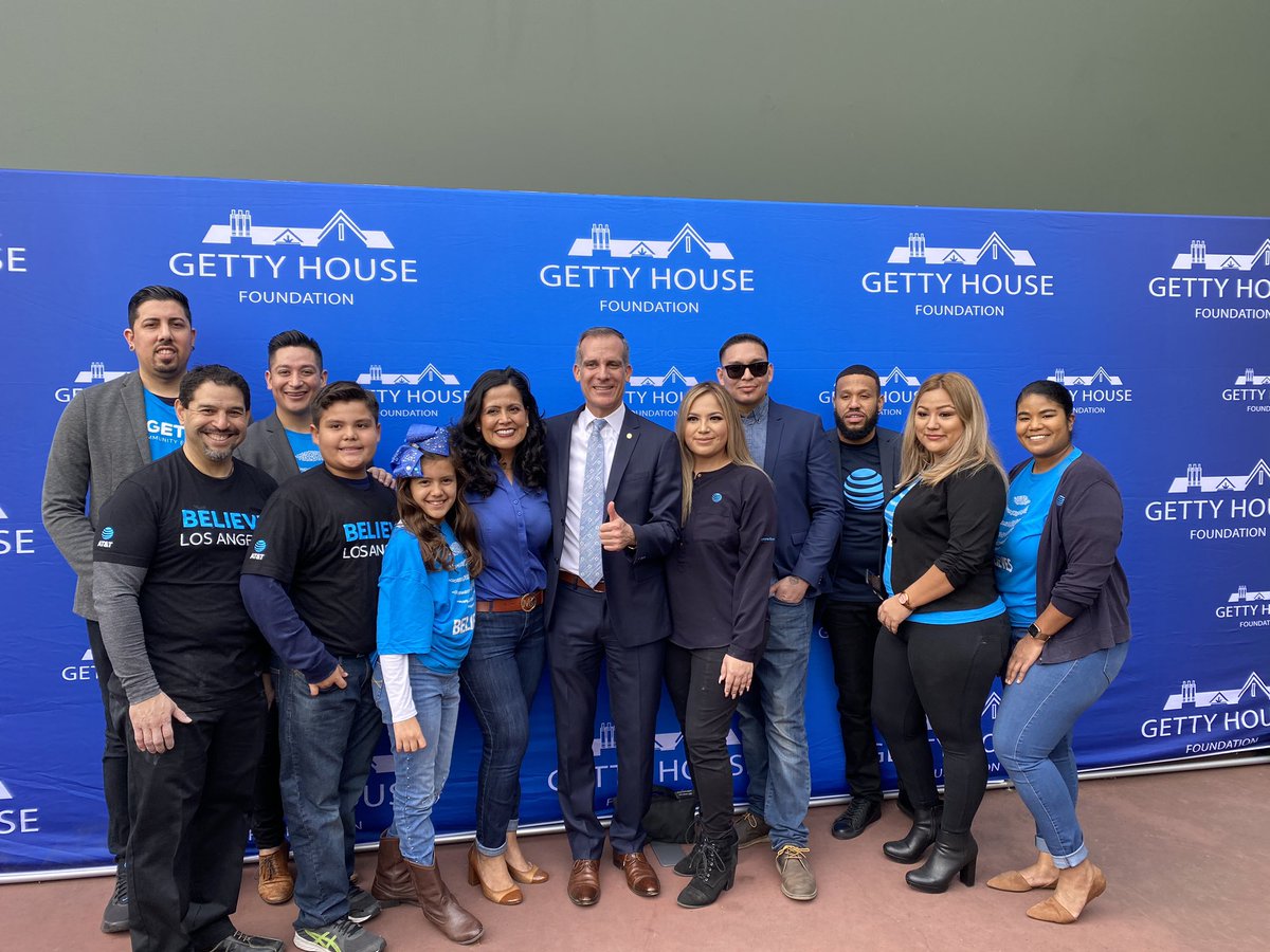 IsauroSaldana's tweet photo. We had such a great time volunteering today @ the Mayor’s Residence (@GettyHouse) for the Senior Snowball event today! Thank you @MayorOfLA for having us — it was a pleasure! Shoutout to @LupitaSCornejo for coordinating this for us!
#lifeatatt #OwnLA #BelieveLA #SupremeTeam #LA https://t.co/Qp5wsT0V80