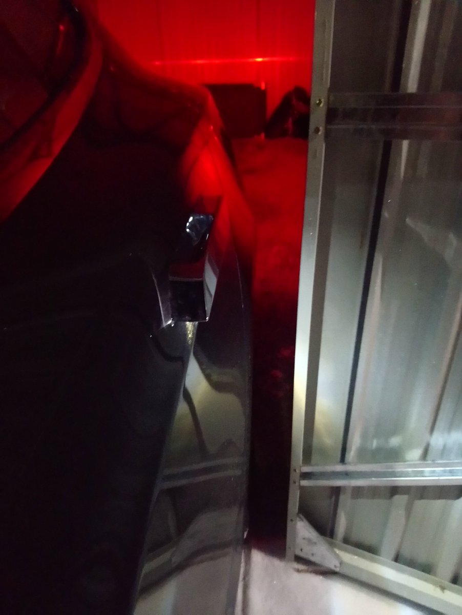 Robin_Recchi's tweet photo. My idea then I bought my garage was to summon in & out, but the side warnings makes it stop. Is it possible to do summon in tight openings? @elonmusk @Tesla #Tesla #P85D #Tight #Garage https://t.co/eJKFqhMKJw