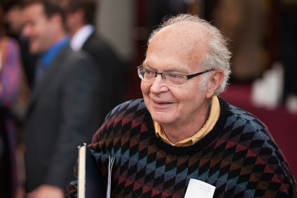 HansruediWidmer's tweet photo. Heute wird Donald #Knuth 82 Jahre alt. Jeder »Programmierer«, der etwas auf sich hält, kennt sein mehrbändiges Werk. ;-)

»The sun comes up just about as often as it goes down, in the long run, but this doesn't make its motion random.« https://t.co/LLPV7F3dLa