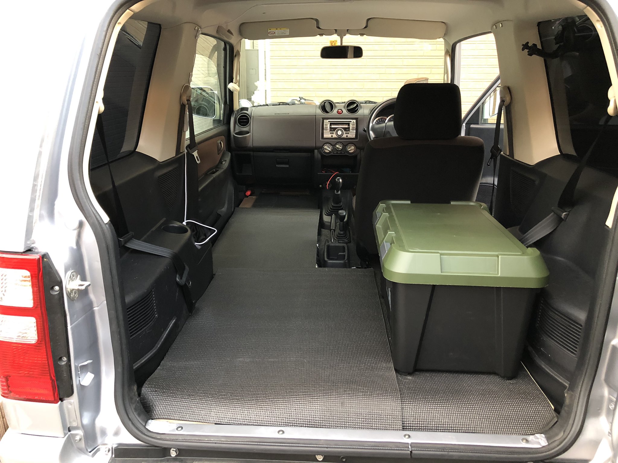 呑みすぎp パジェロミニの後部座席を外して 車中泊時の快適度をupさせるdiy まだまだ未完成 パジェロミニ車中泊仕様version2 パジェロミニ パジェロミニ車中泊仕様 車中泊diy T Co M5ubfvedcf Twitter