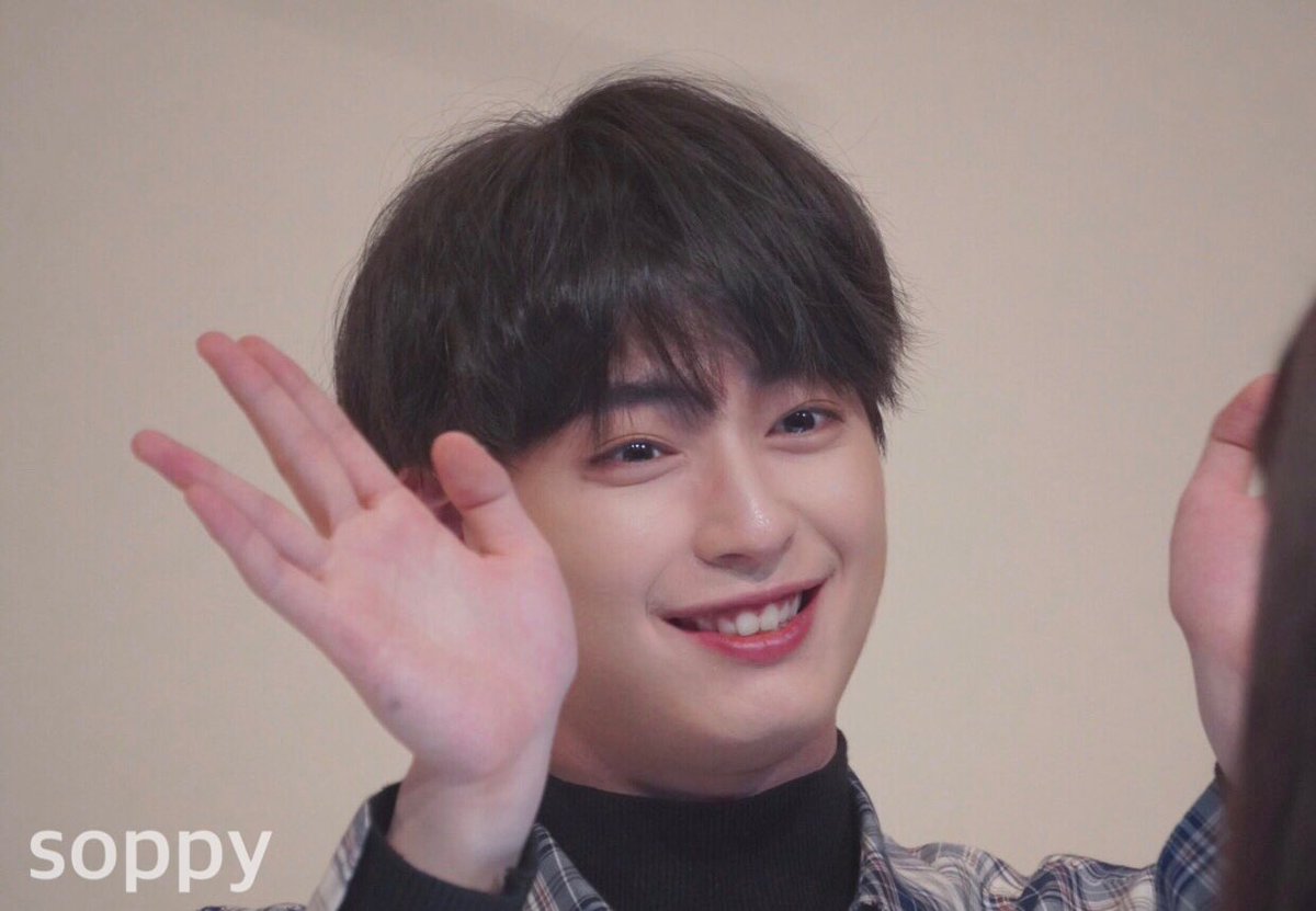 ____spy's tweet photo. 200104 
🐰✨♥️♥️

#준섭 #신준섭 #배우신준섭 #ShinJunSeop https://t.co/wpchQUXYCk