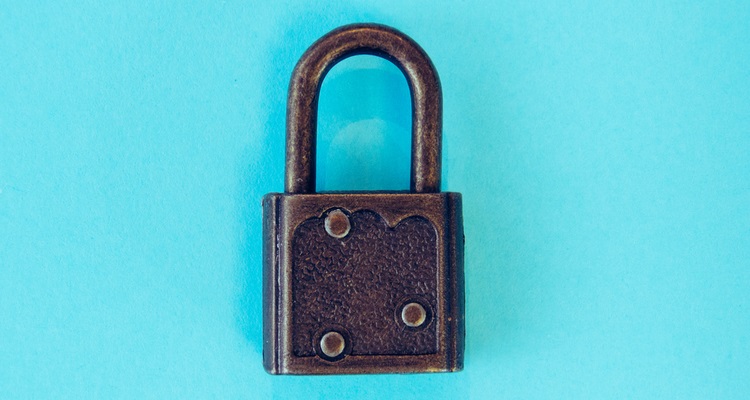 El desconocimiento de los riesgos cibernéticos es, en sí mismo, un ciberriesgo. 
Te recomiendo esta #entrevista con <a href="/juancrui/">Juan Carlos Ruiloba</a> en Füture en la que hemos hablado de todo esto y de #seguros 
👉future.inese.es/el-actual-desc…