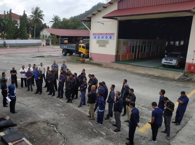 Perjumpaan diantara kakitangan  Bahagian Woksyop CKMNT bagi membincangkan perkara berkaitan pengurusan woksyop supaya sentiasa cemerlang dari semasa ke semasa

<a href="/adamsidekgmail1/">Adam Sidek</a> <a href="/yusufghani200/">تذكرة</a> <a href="/razgrid1/">🇲🇾 Razdwan Kasim</a> <a href="/JKRTerengganu/">JKR Terengganu</a> <a href="/JKR_CKM/">JKR CAW. KEJ. MEKANIKAL</a> <a href="/AzmanSolahuddin/">AzmanSolahuddinCKMNT</a>