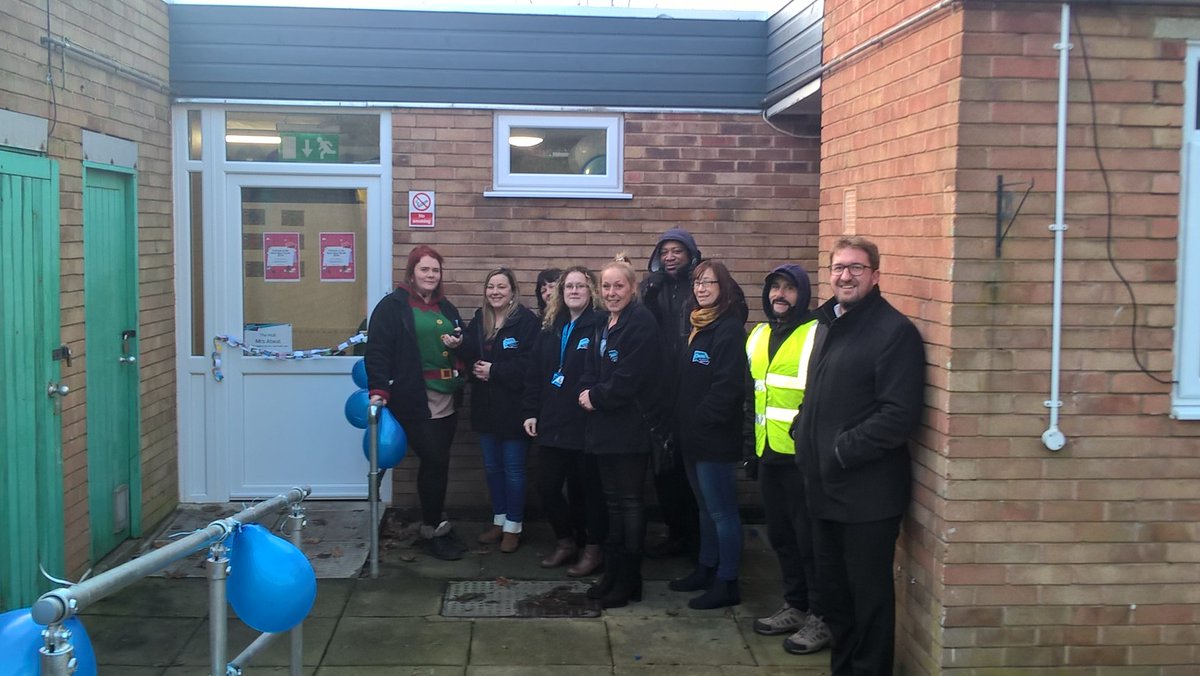 OasisAcademies's tweet photo. We are delighted to share that a brand new Oasis Hub opens in the heart of #Birmingham. @OAShortheath now have a fantastic Hub dedicated to providing support and #community space for local residents. https://t.co/hZIFlawhiS
#Oasishub #supportingcommunities #Changinglives https://t.co/5TLqjqjFWG