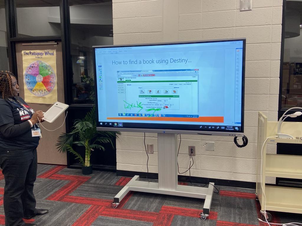 MimioInAction's tweet photo. Before Winter Break some teachers from #RiverdaleHS learned even more about their Digital Classroom Solutions and the #BoxlightIFP, #MimioPad, and #MimioView solutions. #edTech #MimioInAction #EosEdu @boxlightinc @CCPSNews @CCPSEdTech @MorceaseBeasley @iamAprilMayo @iAmRodSmith https://t.co/tDVHyrHAxP