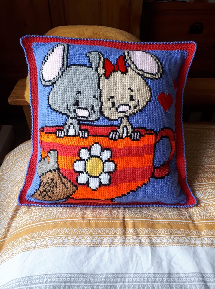 TwoMagicPixels's tweet photo. Here is a beautiful "Two Mice in a Cup" pillow made by Ms Lisa Finnemore:
https://t.co/4f5Ak81ZF0

#c2c #c2cgraph #c2ccrochet #c2cgraphgan #c2cgraphghan #babycrochet #babyblanket #nursery #nurserydecor #knitting #plasticcanvas #diamondpainting #crossstitch https://t.co/3WjwxrHpKe