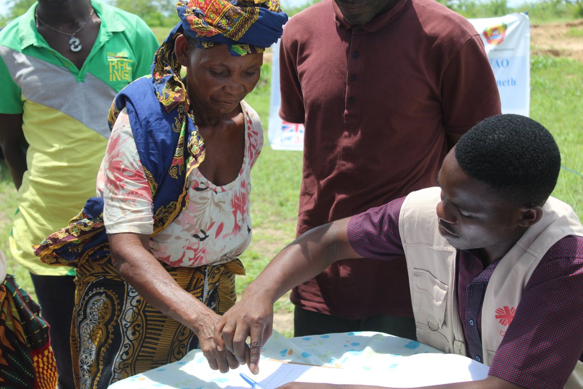 FAOMozambique's tweet photo. Cabo Delgado Province is still being affected by heavy rains after #CicloneKenneth last year. FAO programme funded by @UKaid is in the ground to support farmers affected. Seeds and tools may help to revive agriculture and food production to avoid food insecurity in the next days. https://t.co/FjR3BGD6RB