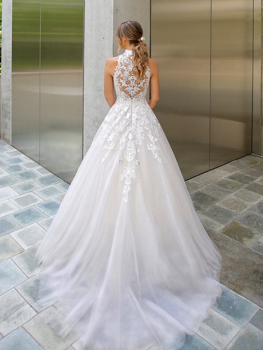 LOVE! 😍 The mesmerizing BT20-13 gown is everything you've been searching for!

bit.ly/BeautifulBT20-…