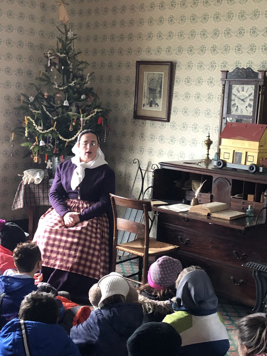 Lambs_Class's tweet photo. The parlour. https://t.co/twDZ6hajaI