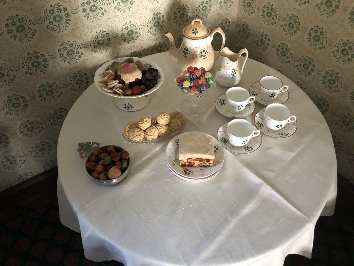 Lambs_Class's tweet photo. The parlour. https://t.co/twDZ6hajaI