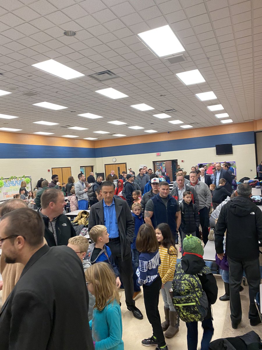 PrairieTrace1's tweet photo. What a great way to start the day! Approximately 500 students and dads enjoyed donuts and games before school! #PTEFamily https://t.co/gpNST70KYa