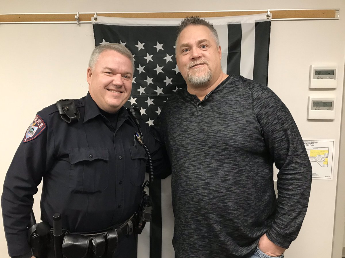 ckirk311's tweet photo. Thanks to our local law enforcement for all that they do. Great job to APS Dennis for developing a strong relationship and bringing them in some snacks this morning. @ApsDennis @FaulderKaty @spohn3857 @GardnerD187 https://t.co/j3WmmlQyxX