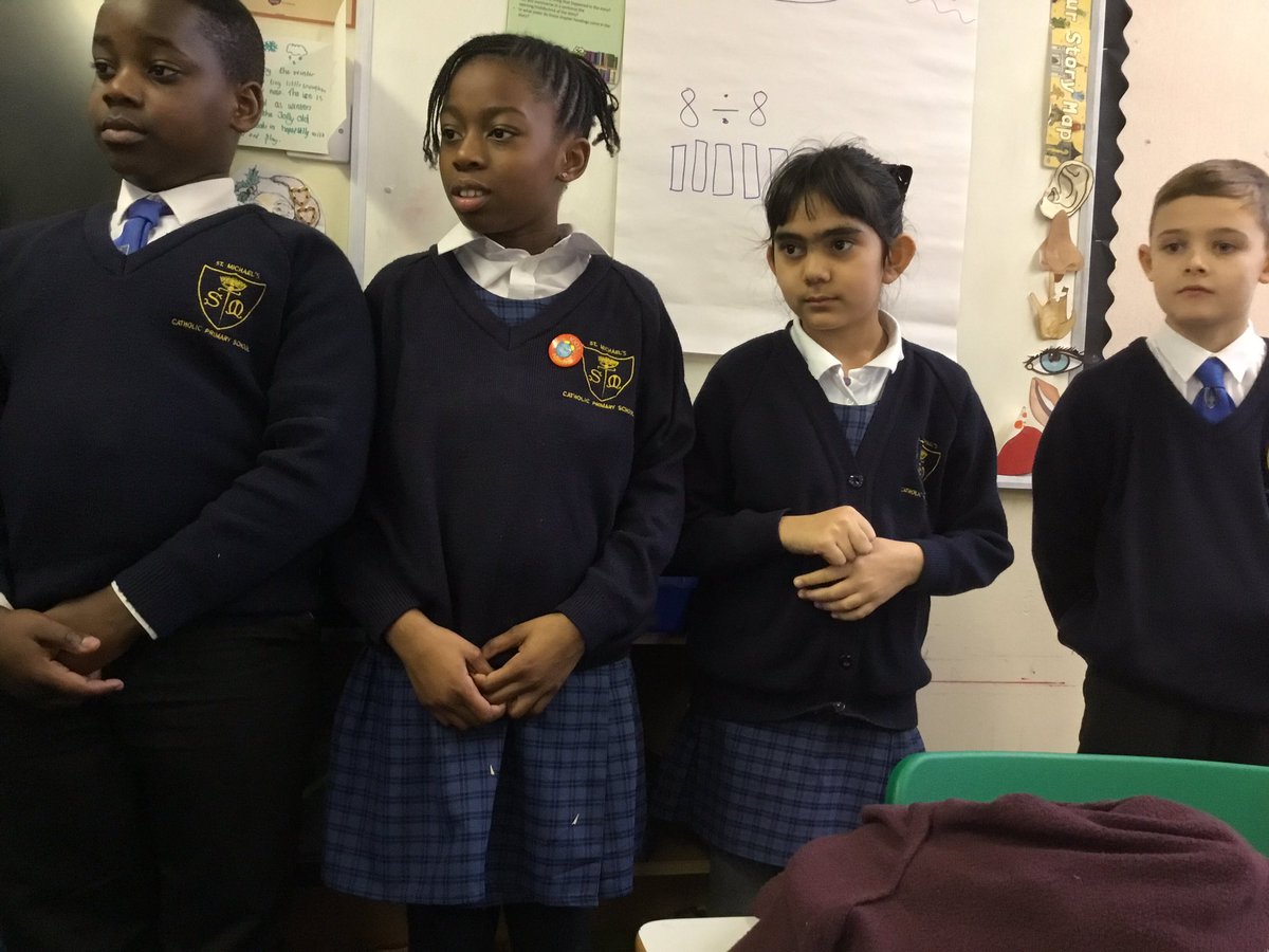 InspirationsStm's tweet photo. We were exploring how to share and group during our division lesson. We can divide a number by 1 and itself. #stmMaths #stmMultiplication https://t.co/jdy3uh2L2n