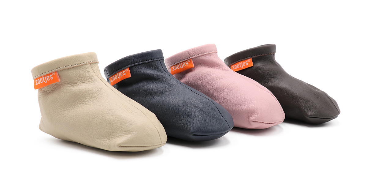 De zoektocht naar fijne pantoffels voor de voetjes van jouw baby kan nog knap lastig zijn. Het nieuwe merk Zootjes biedt de uitkomst! Lees er alles over in de nieuwe blog --> nelson.nl/blog/trendy-en…