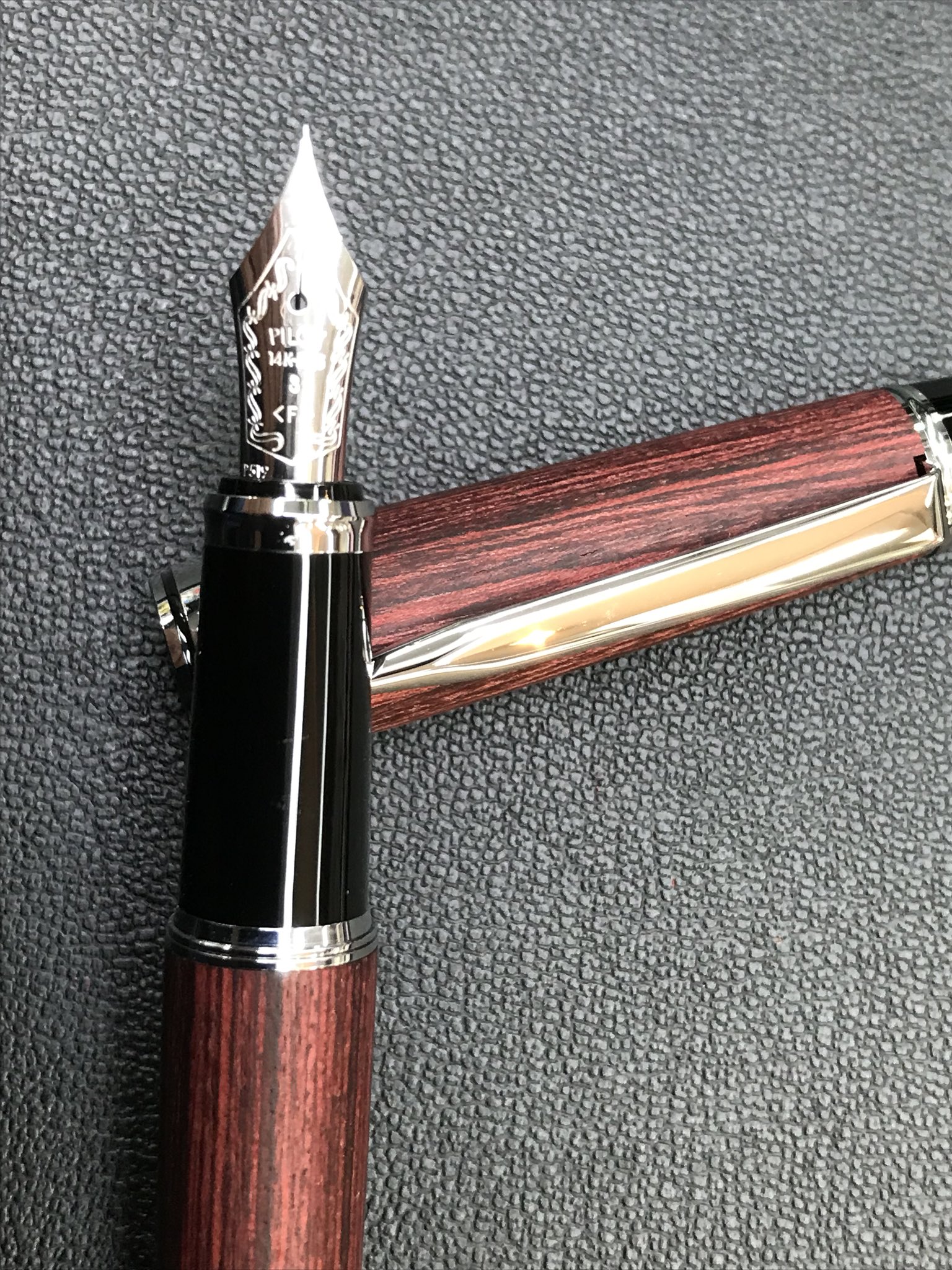 楽天市場】パイロットPilot 万年筆レグノLEGNO89s ブラック