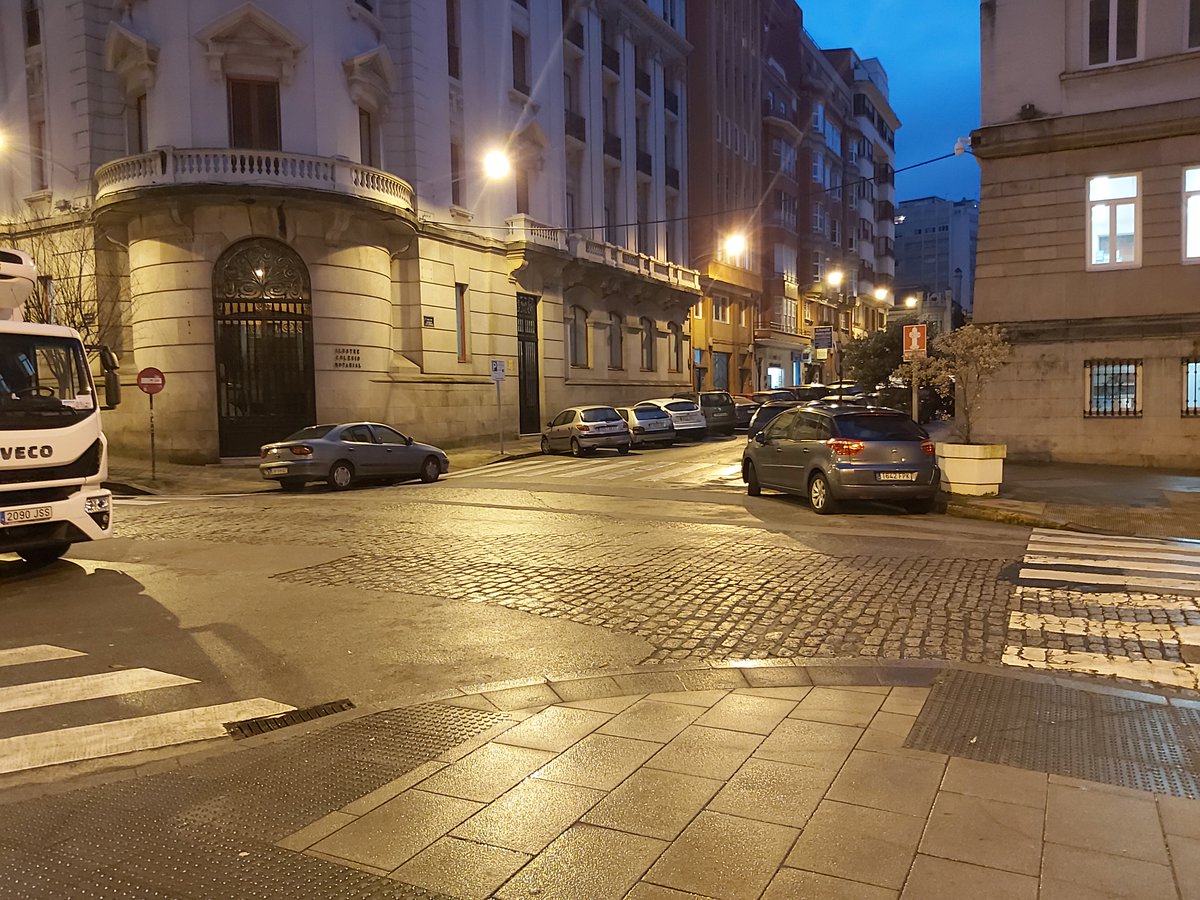 RomanRomeral's tweet photo. Campañón, acojonados están los conductores @Policia_Coruna @ConcelloCoruna @mmartinez____ @vocescoruna @_uxio @silcerino @jota_p_s @pe_cas_ @Civismo0 @zeun981 @mal_aparcados_C @Tuiteando8 @ZascaEn @3stebanvd @aparcandomal @montoto_m @ponfeenbici https://t.co/O890QfKf6X