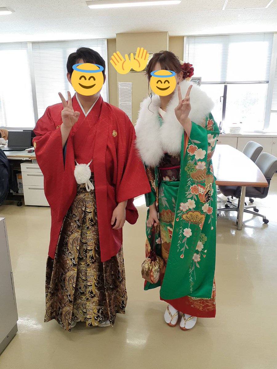 popo_thjm's tweet photo. 成人しましたヨ！！！隣は職場の同期ﾀﾞﾖ！！！！！！！いぇい！ https://t.co/4aJH1qE7Xq