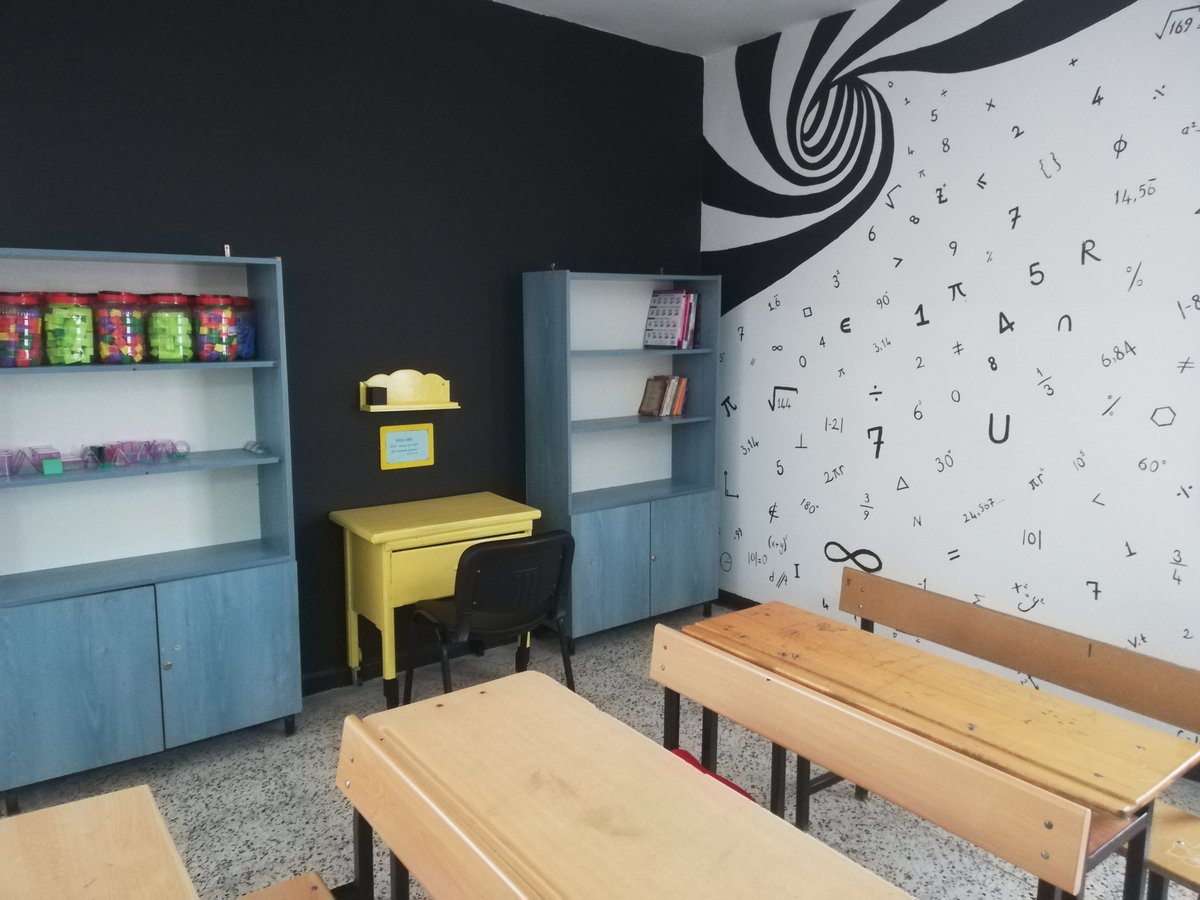 Aybis90's tweet photo. Sınıfımız yeniledik.. Öğrencilerin  soru çözebileceği, zeka oyunu oynayabileceği, ünlü matematikçi lerce tanışabileceği alanlar oluşturduk..
@mebailesi2023
@Suluova_MEM
@AHMETDAVU1
#vizyonsuluovailegeleceğe https://t.co/w6YBr5wvap