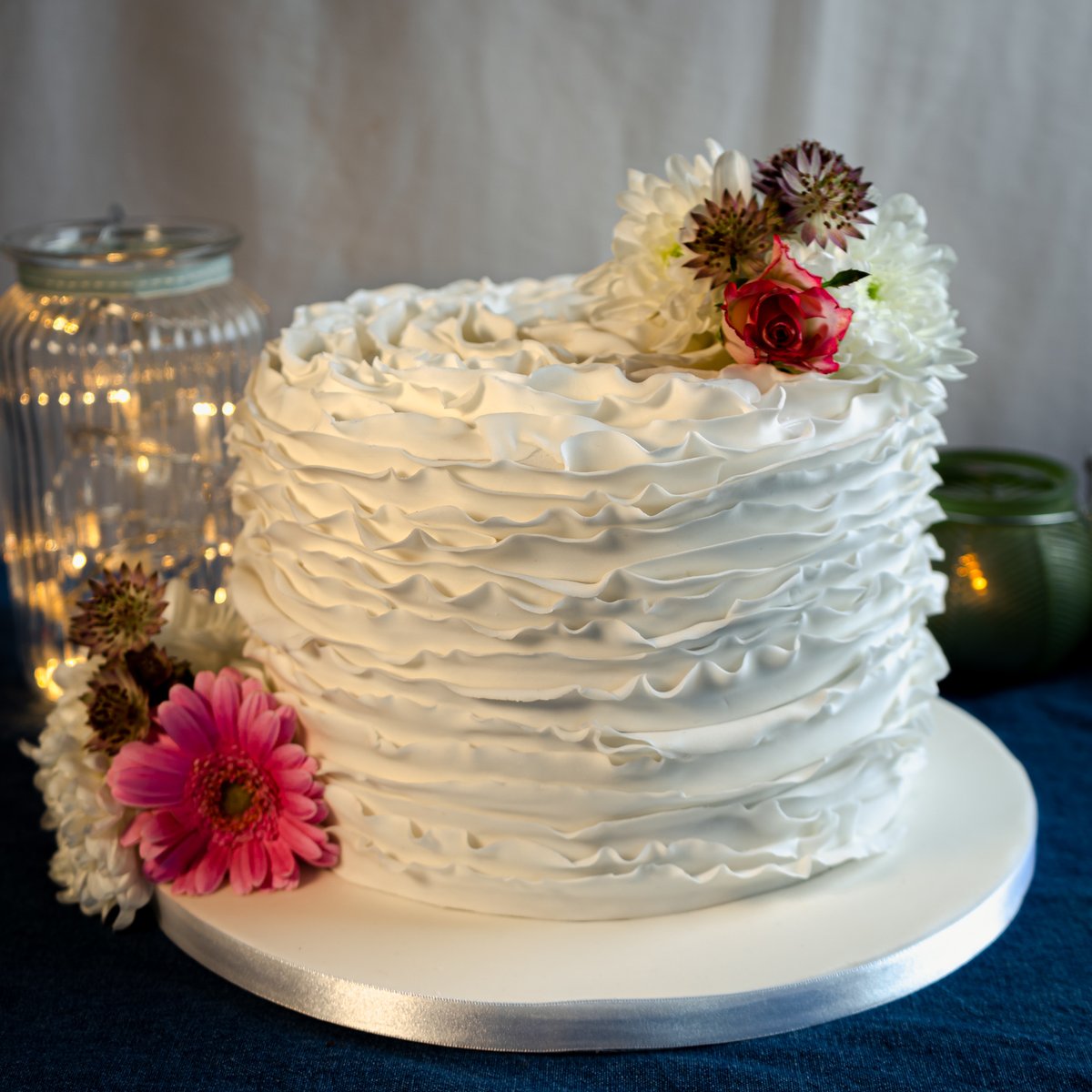 gabibakescakes's tweet photo. Ruffles and fresh flowers π
#rufflecake #birthdaycake #cakedesign #fondantcake #ruffles #freshflowers #engagementcake #cakedesign #cakery #madetoorder #kerry #killorglin #killarney #baking #caking https://t.co/N6Jbaco8ZT