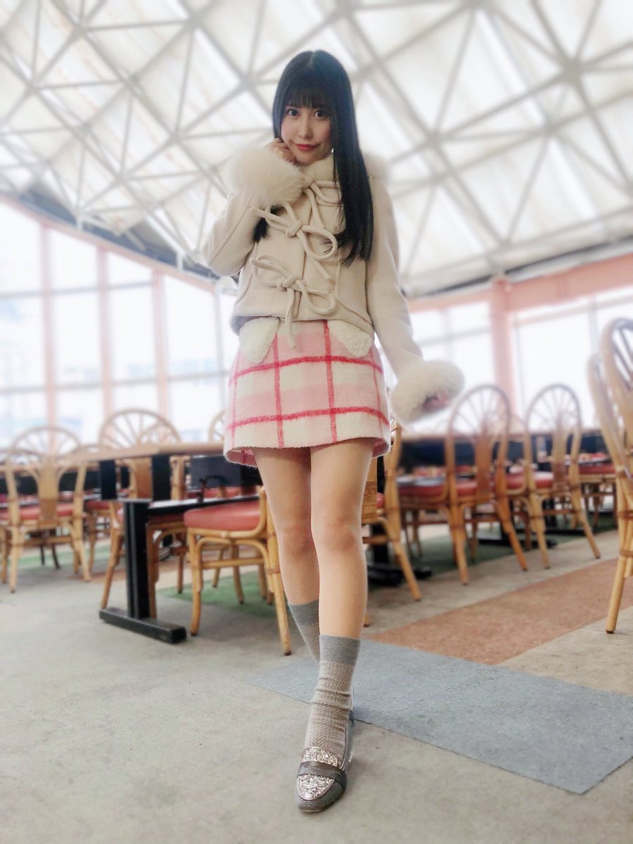 mio_sakimoto312's tweet photo. 宮城にいます(*´ρ`*)✨
そんなきょうは…
coat… #withsun
skirt… #honeycinnamon
socks… パパきゅんから借りました
shoes… #EnPunto
ですっ👗🌸
背景が田んぼでした(´。・v・。`)
#ルーチェTW https://t.co/RpmAVlGgKa