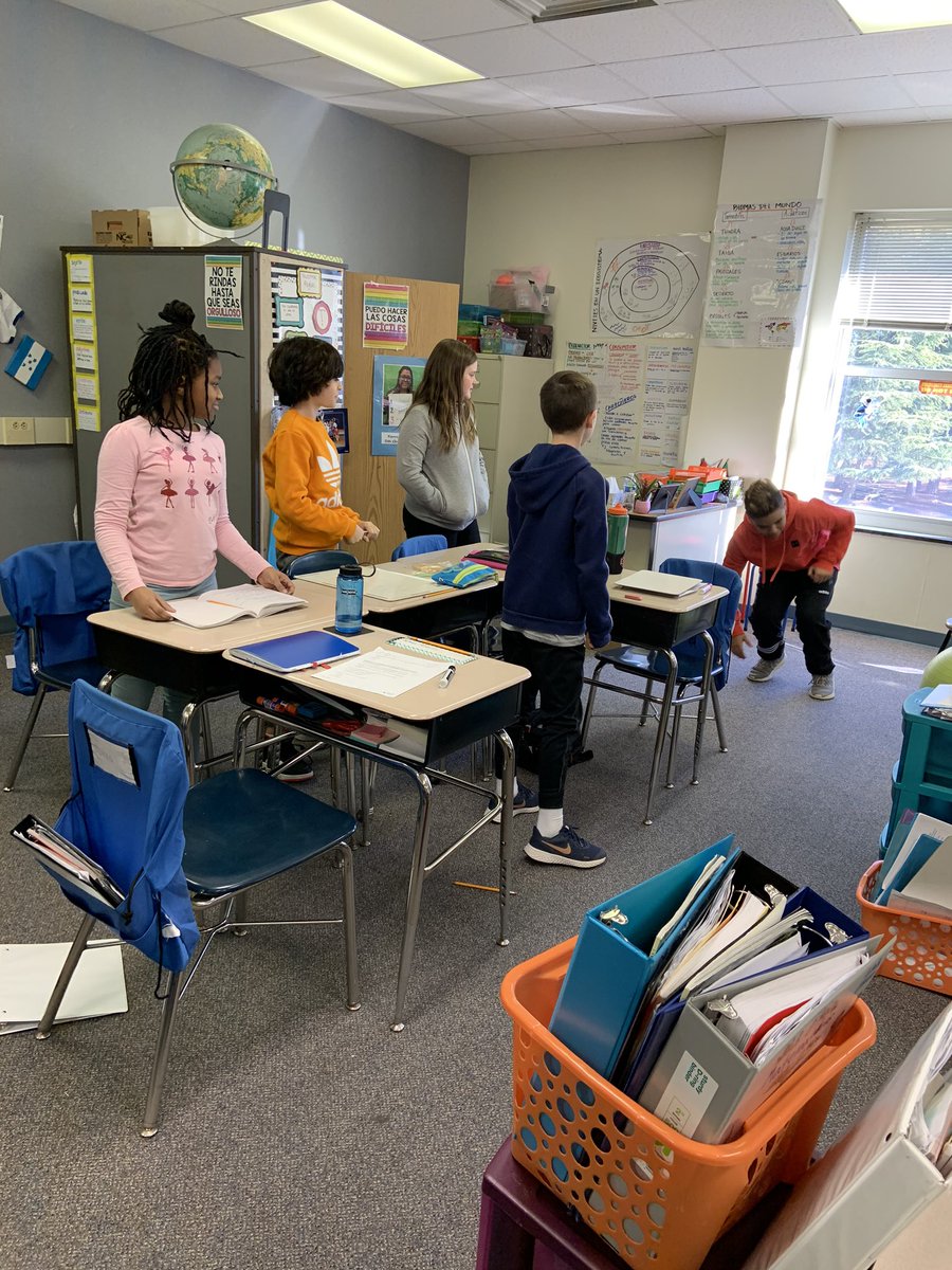 KenniaFuentes's tweet image. Learning through movement #sciencevocabulary #charades #awesomefifthgraders @JeffreysGroveES @ParticipateLrng @WCPSSElemScie