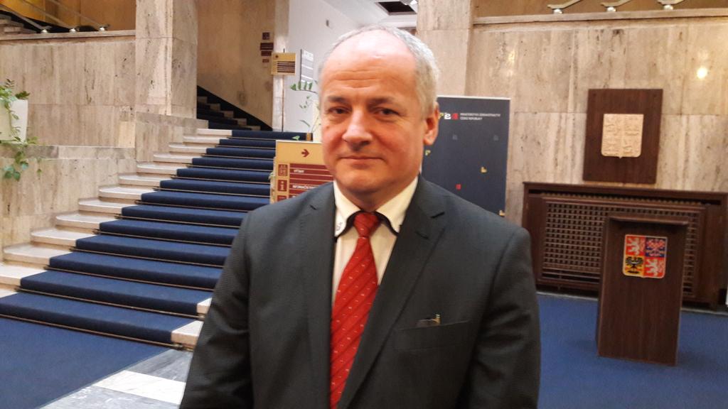 VlastimilWeiner's tweet photo. Odmítnout rodičku ve 33. týdnu rizik. těhotenství, jak se stalo 8.6. 2019 v nemocnici @hkregion v Rychnově n. Kn., byl postup nezákonný, řekl @CT24zive nám. min. @ZdravkoOnline R. Prymula. Žena pak porodila až v nemocnici @Pardubice. Dítě má ale kvůli streptokoku trvalé následky. https://t.co/6xlwxnoadg