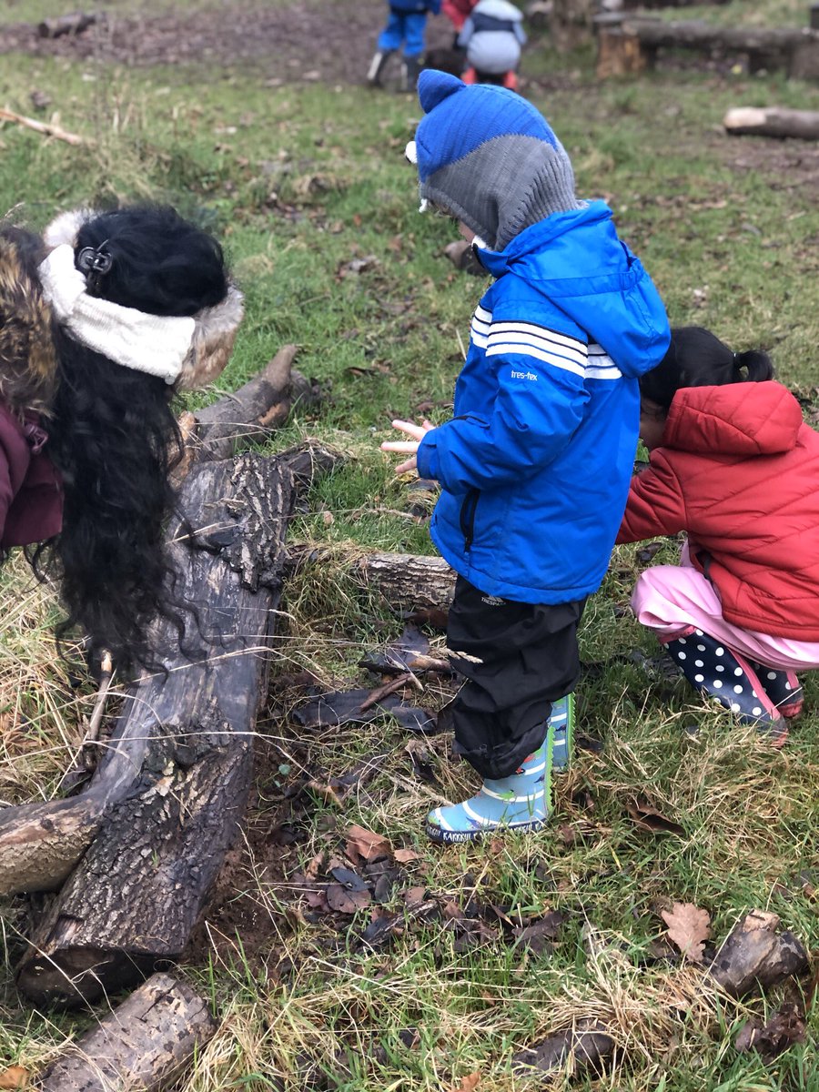 ctkprmcardiff's tweet photo. We have found lots of worms!
#ctkeyu #forestshool https://t.co/3acZn2ME20